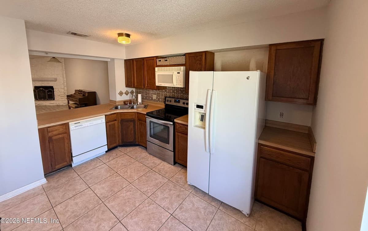 11257 SHADY GLEN Drive, Jacksonville, FL 32257 2