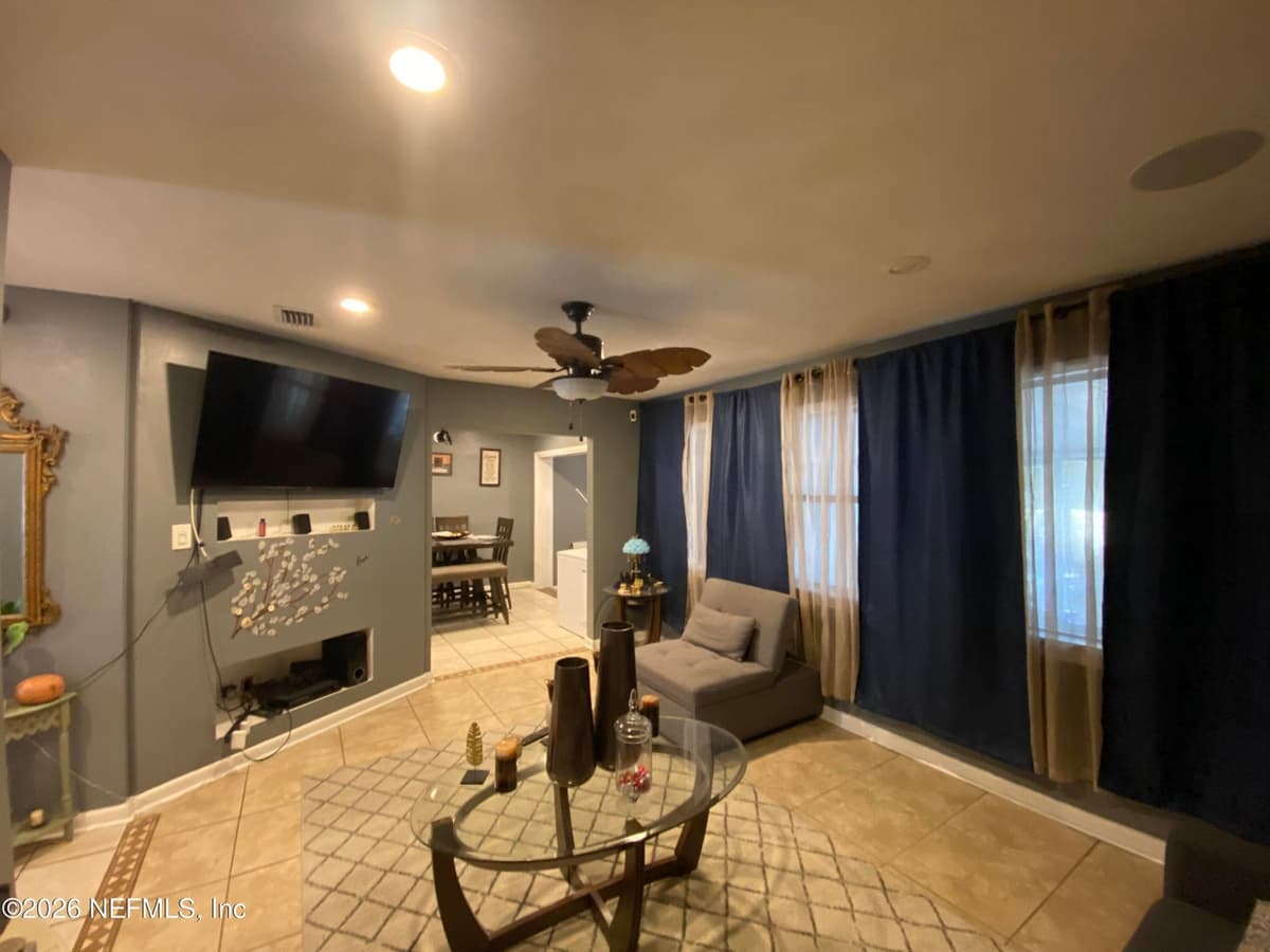 6400 DIANE Road, Jacksonville, FL 32277 2