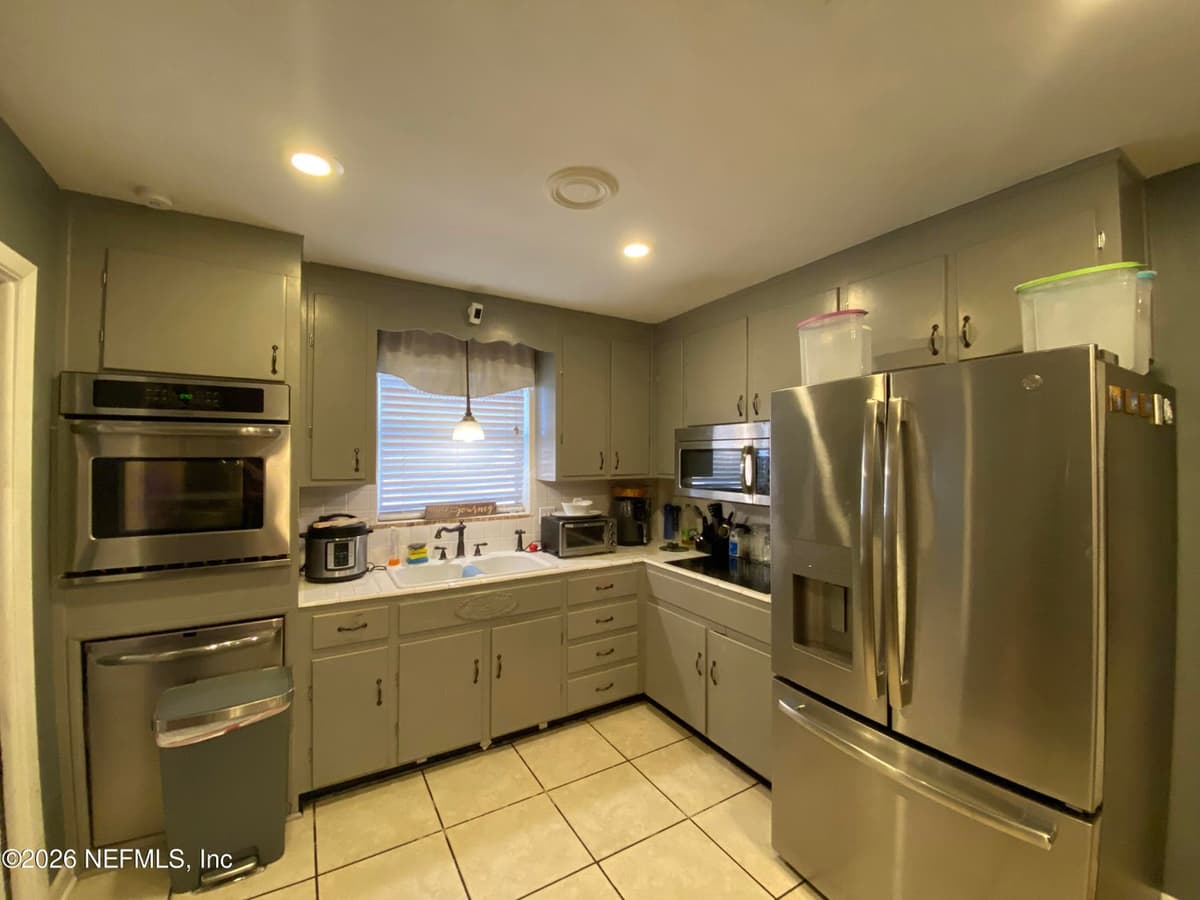 6400 DIANE Road, Jacksonville, FL 32277 3