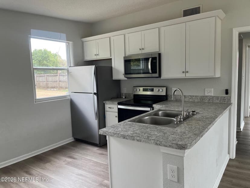 10547 BRIARCLIFF Road E, Jacksonville, FL 32218