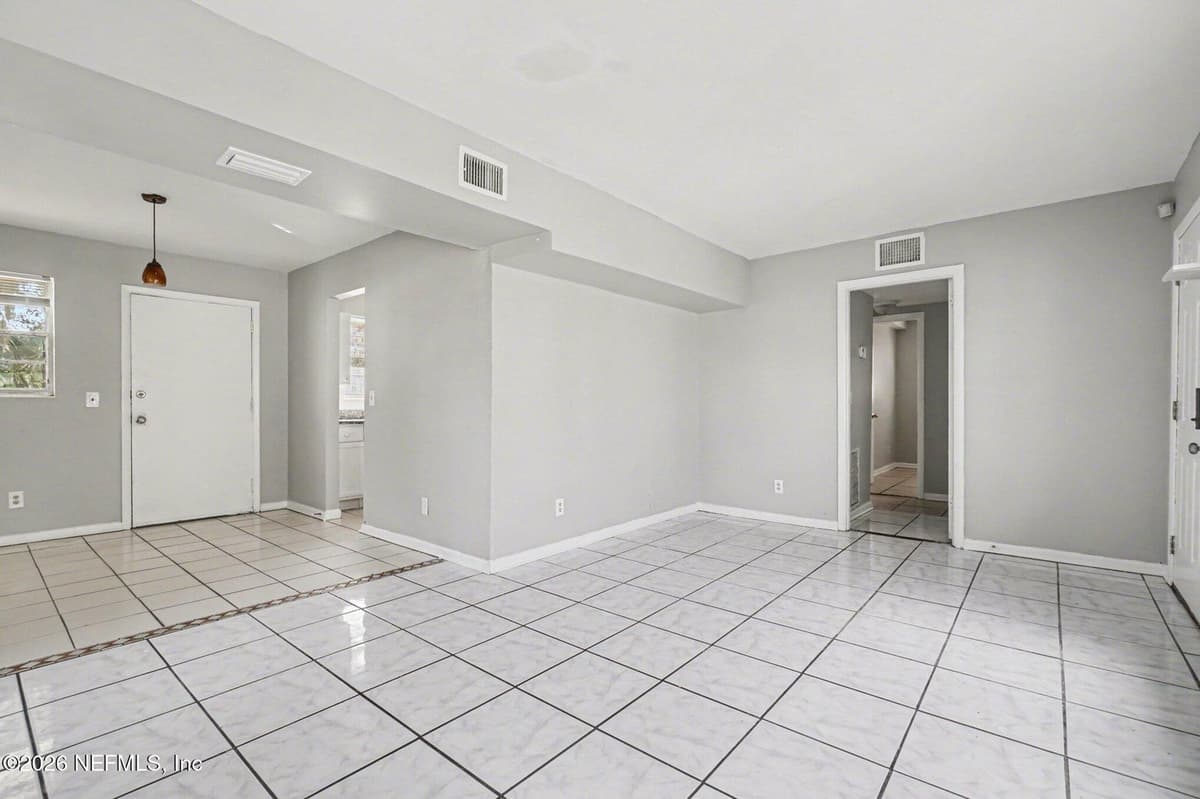 4852 HATTERAS Road, Jacksonville, FL 32208 2