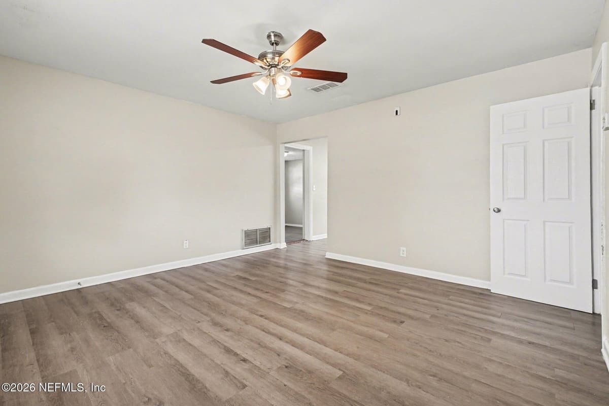 11325 SOFORENKO Drive, Jacksonville, FL 32218 2