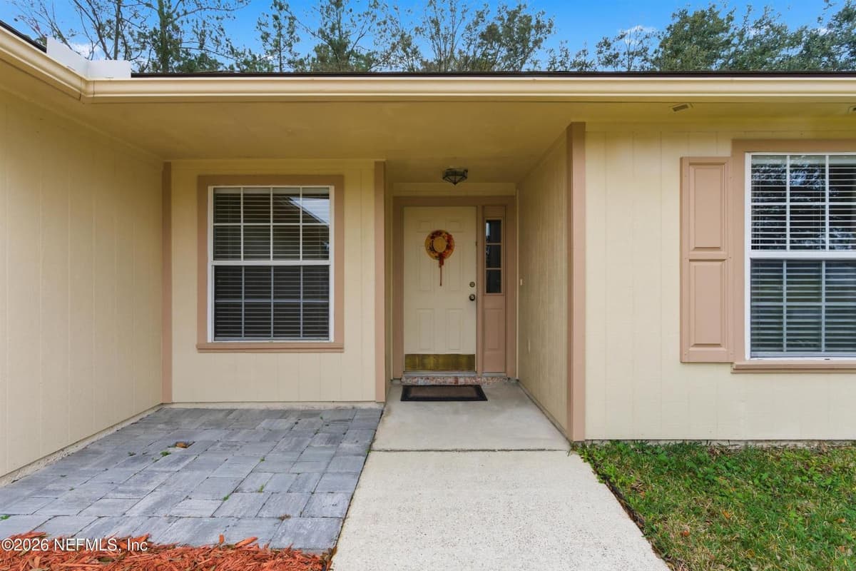 5572 BLUE PACIFIC Drive, Jacksonville, FL 32257 3