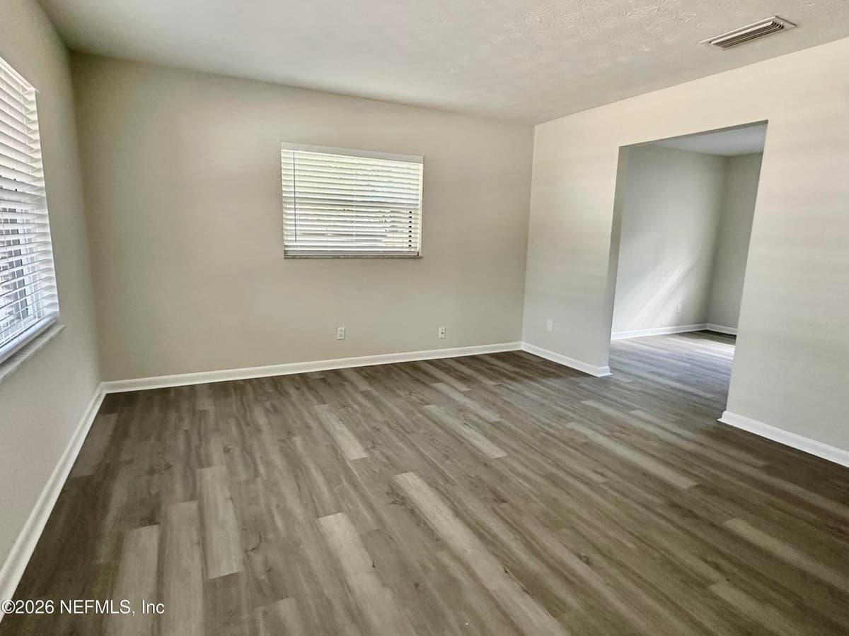 8044 RENAULT Drive N, Jacksonville, FL 32244 3