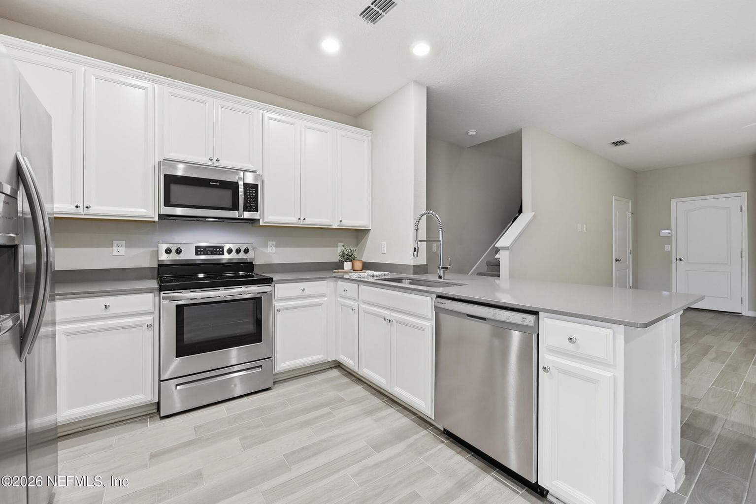 2552 SANDY DUNE Drive, Jacksonville, FL 32233