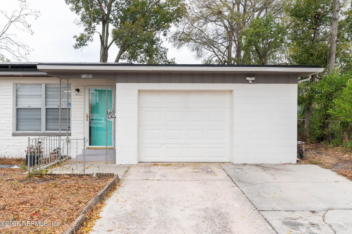 7303 SANDHURST Road S, Jacksonville, FL 32277 2