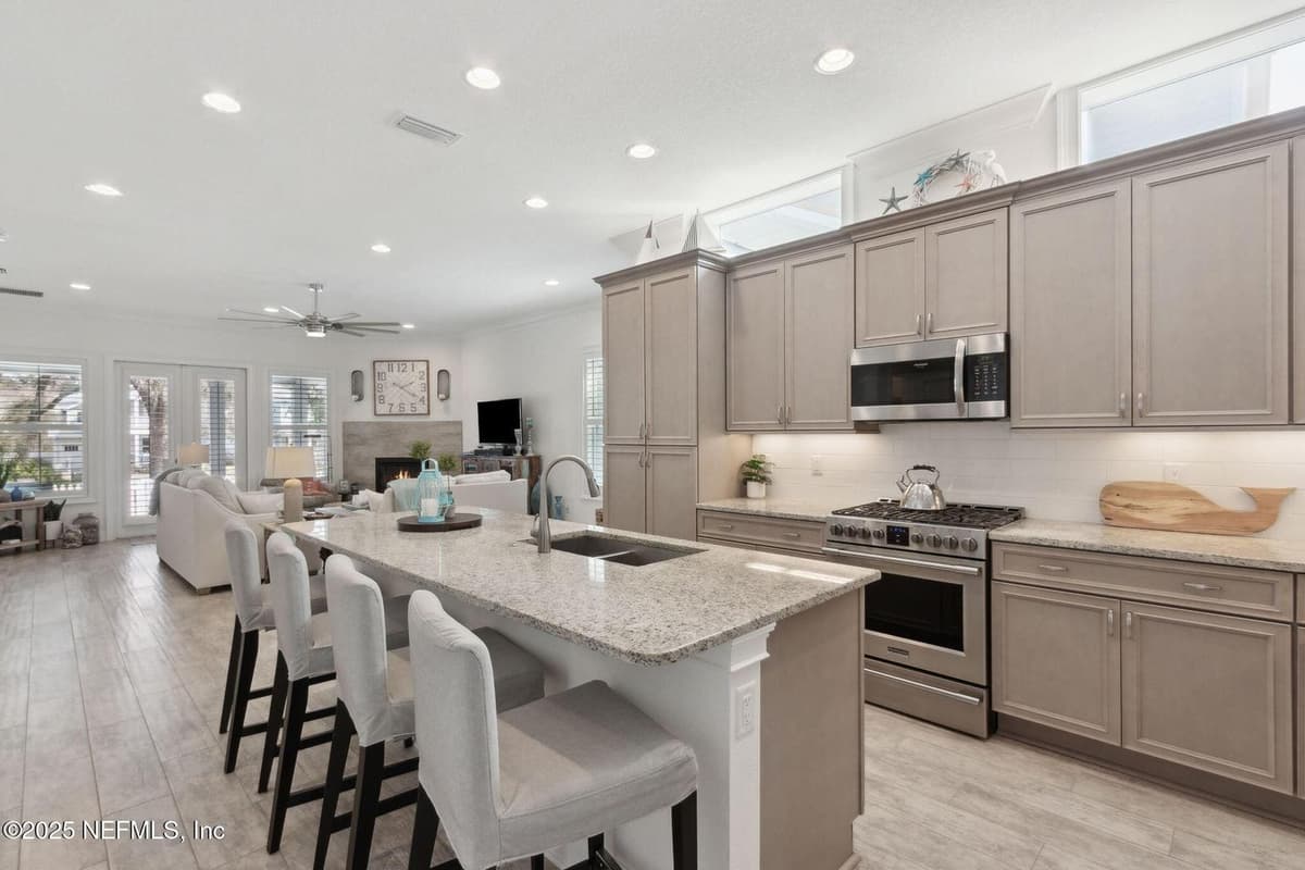 1981 AMELIA OAKS Drive, Fernandina Beach, FL 32034 3