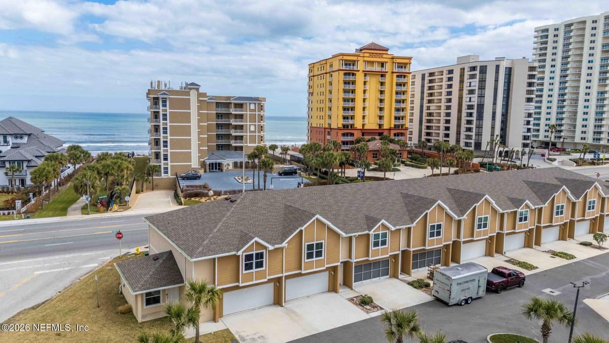108 OCEANS Circle 108, Daytona Beach Shores, FL 32118 3