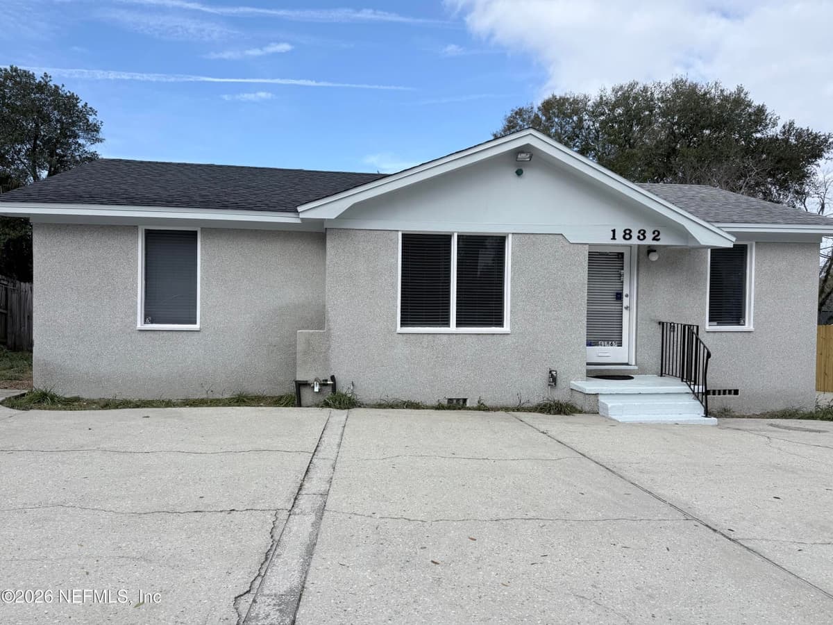 1832 UNIVERSITY Boulevard S, Jacksonville, FL 32216 2