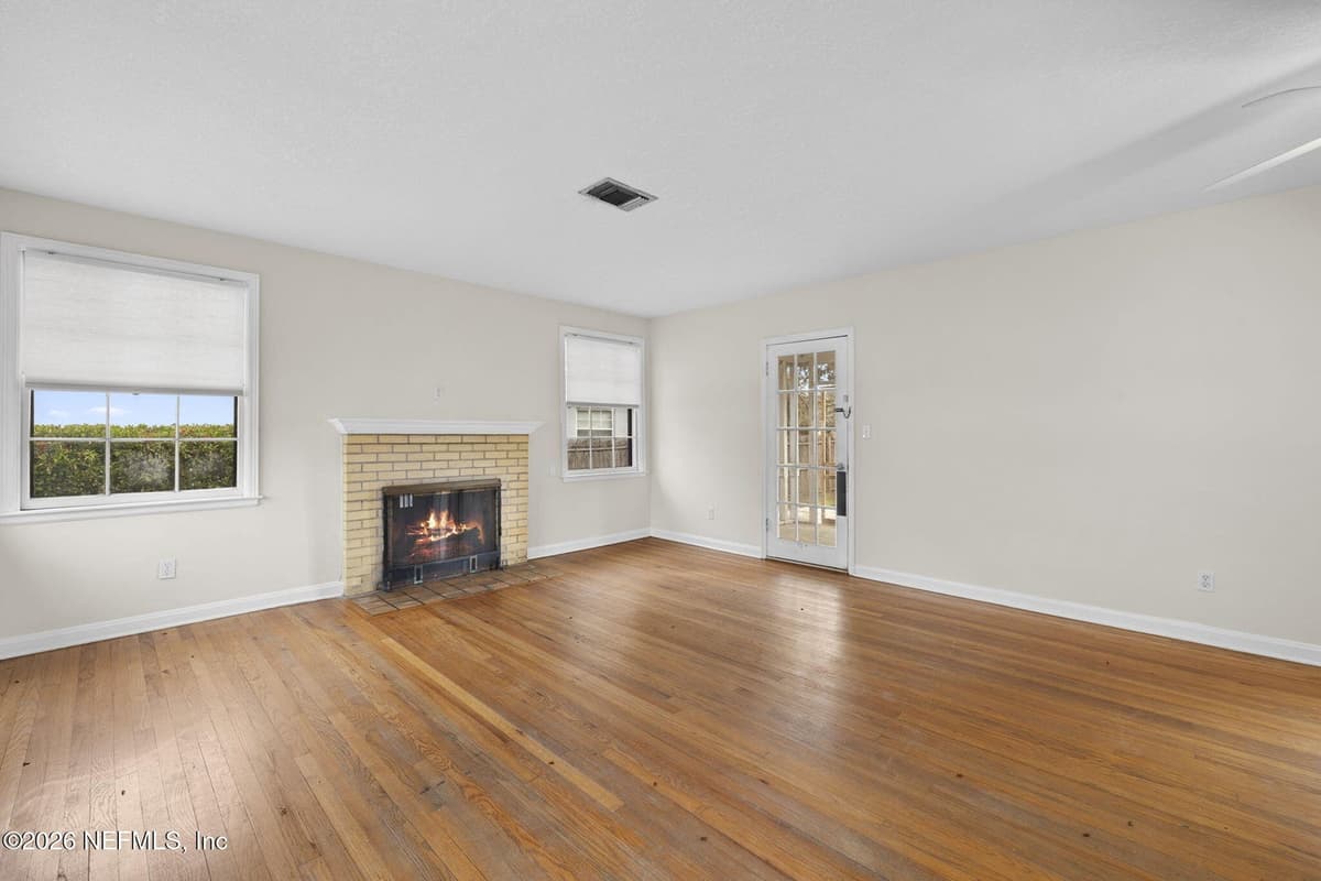 4515 PINEWOOD Avenue, Jacksonville, FL 32207 2