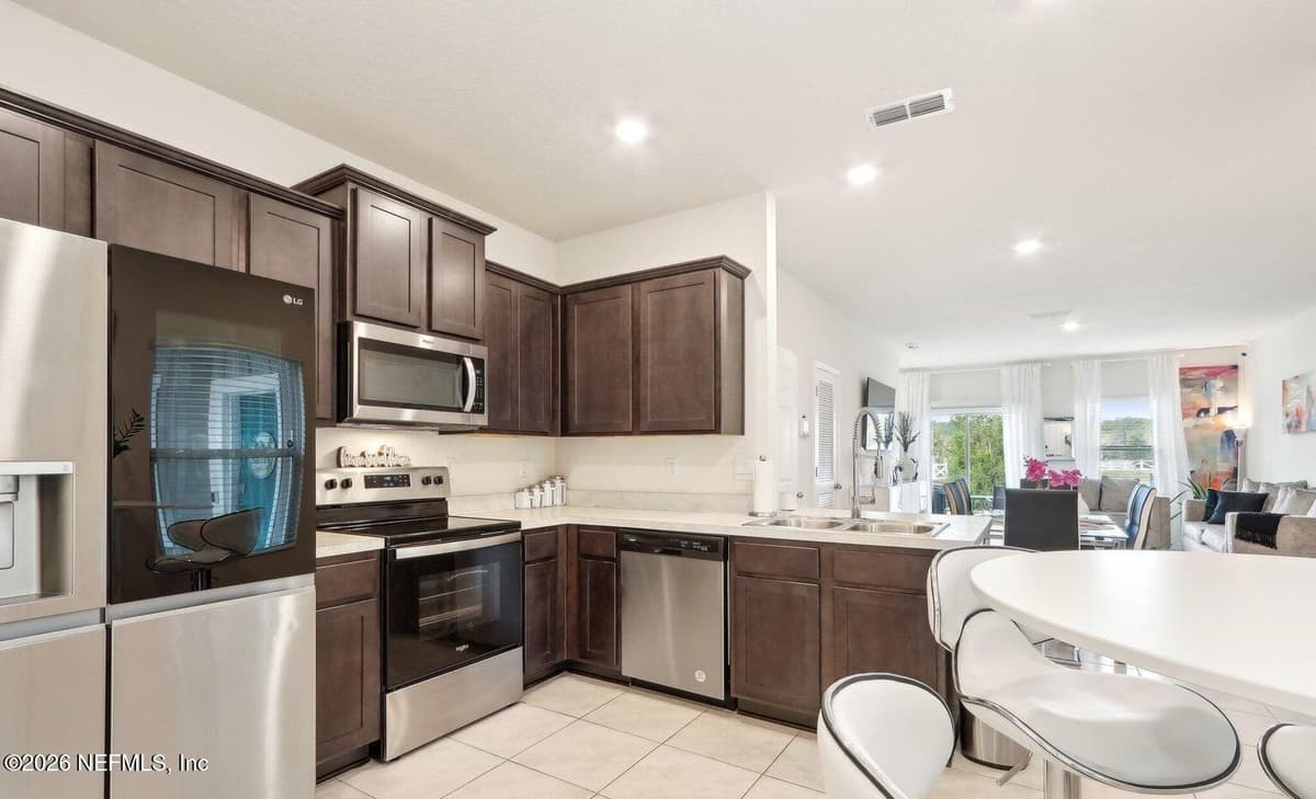 986 OBSERVATORY Parkway, Jacksonville, FL 32218 3