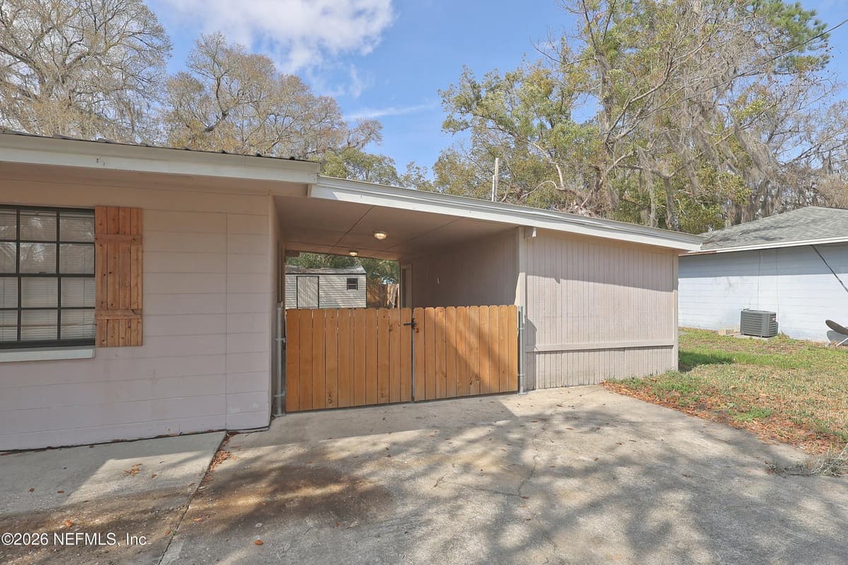 423 N BROADWAY Street, Starke, FL 32091 3