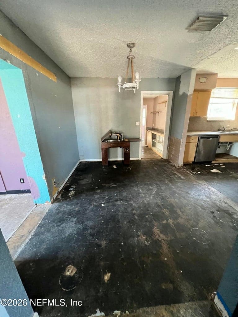 11310 VERA Drive, Jacksonville, FL 32218 3