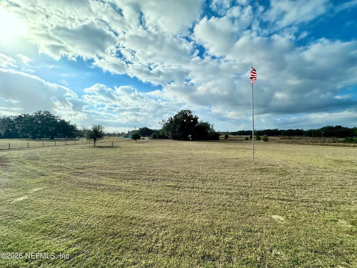 237 SW BARON GLEN Glen, Fort White, FL 32038 2
