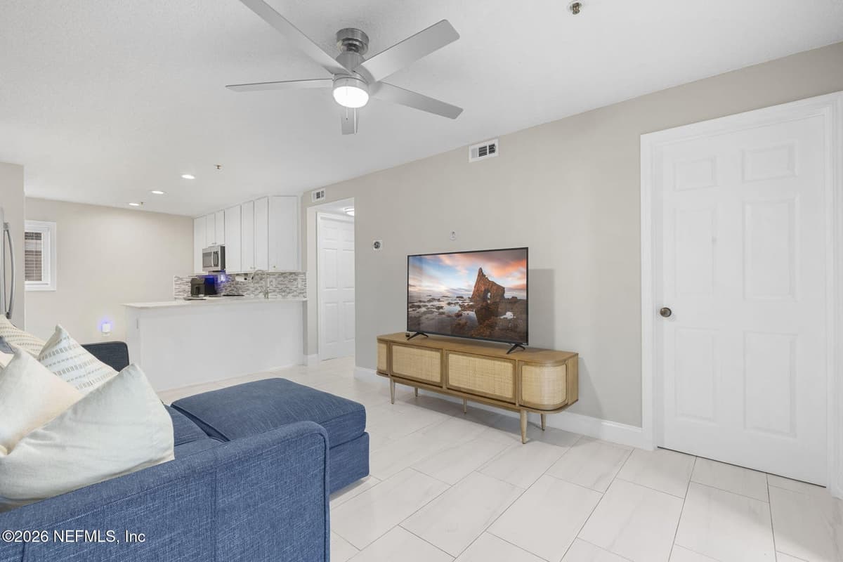 210 11TH Avenue N 104, Jacksonville Beach, FL 32250 2