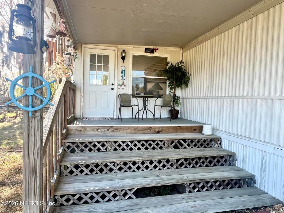 174 BUCHANAN Circle, Satsuma, FL 32189 3