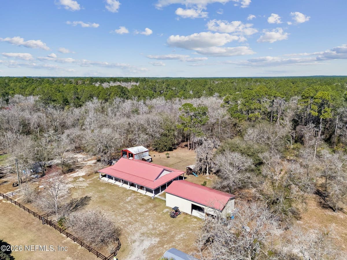 4564 CRAZY HORSE Avenue B, Middleburg, FL 32068 2