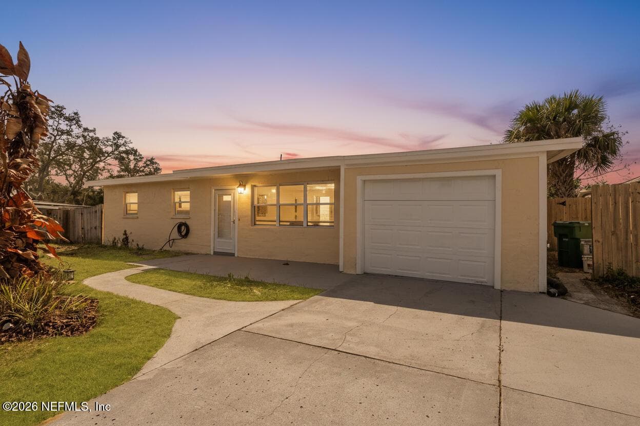 1413 JACKSON Avenue, Daytona Beach, FL 32117