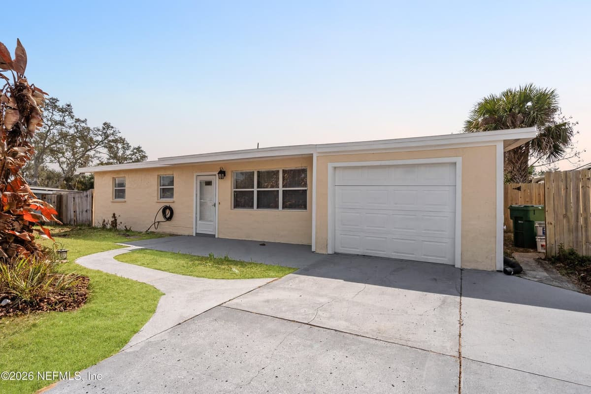 1413 JACKSON Avenue, Daytona Beach, FL 32117 2