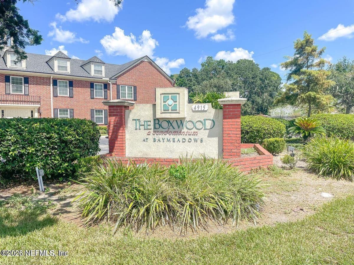4915 BAYMEADOWS Road 13D, Jacksonville, FL 32217 2