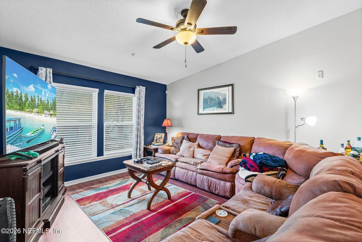 7039 DEER LODGE Circle 107, Jacksonville, FL 32256 3