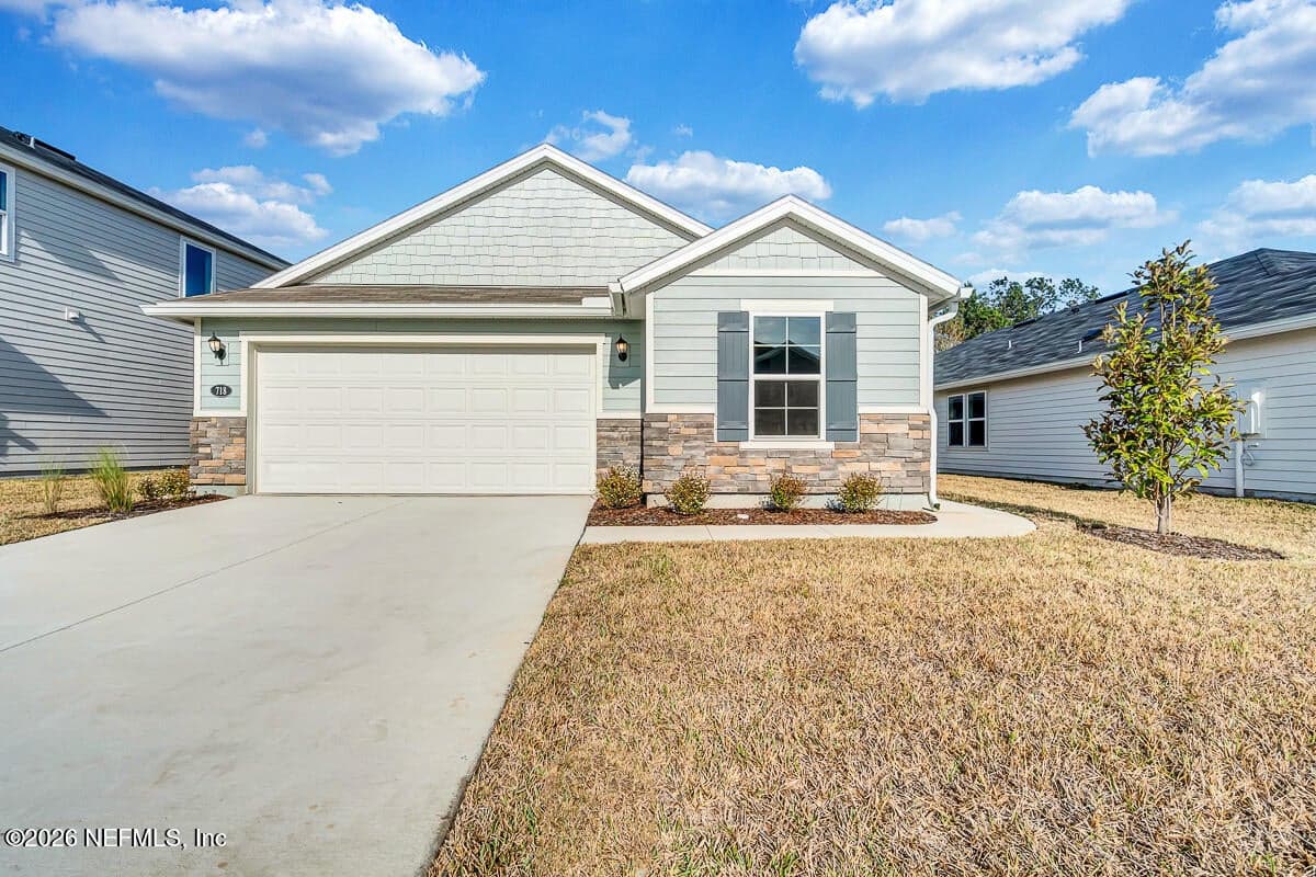 718 PANTHER LAKE Parkway, Jacksonville, FL 32221