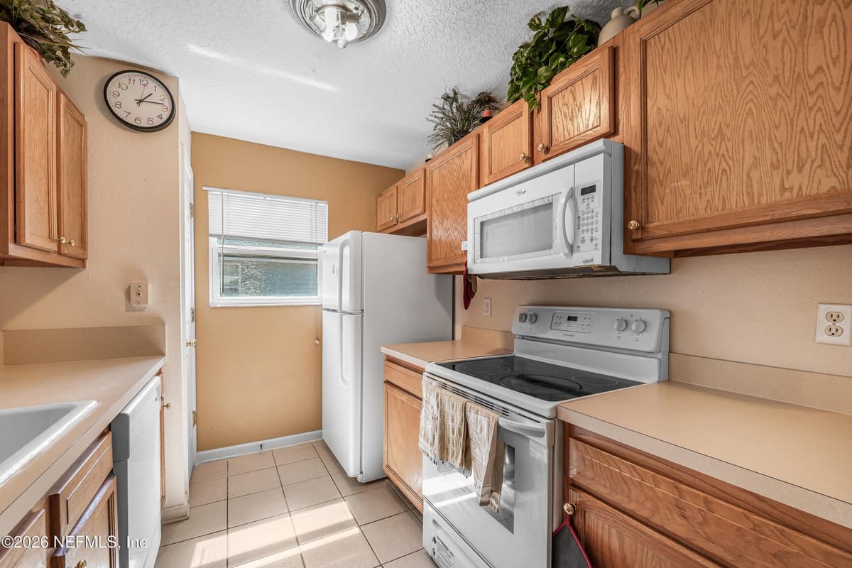 705 OAK ARBOR Circle, Jacksonville, FL 32206 3