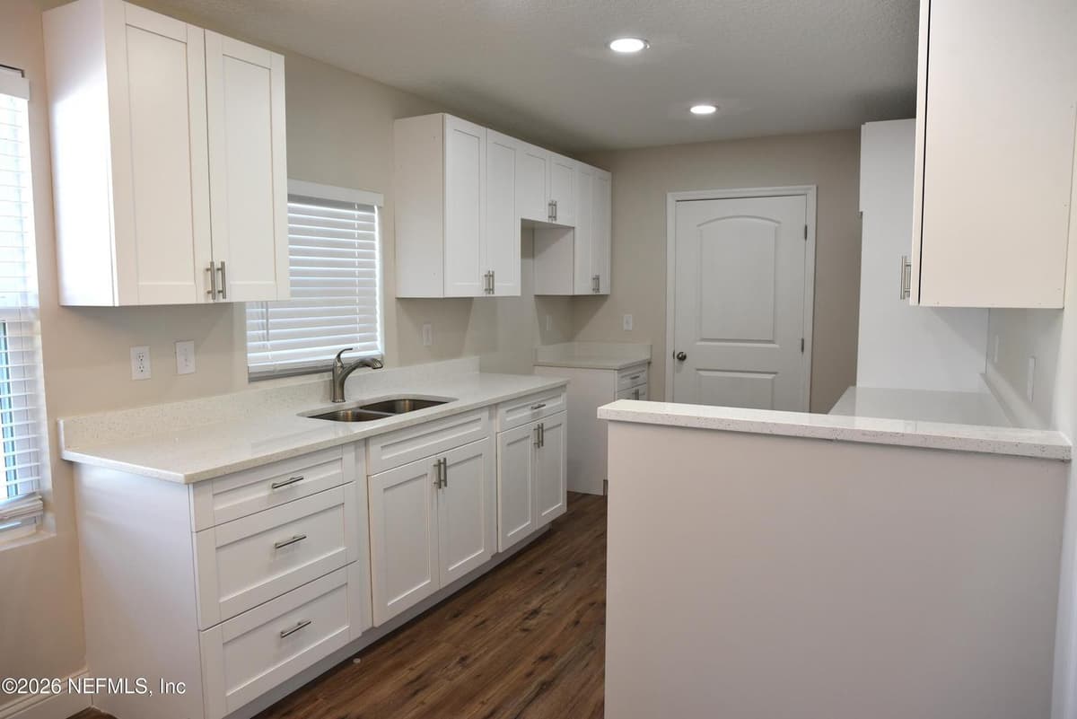 1118 E 3RD Street, Jacksonville, FL 32206 2