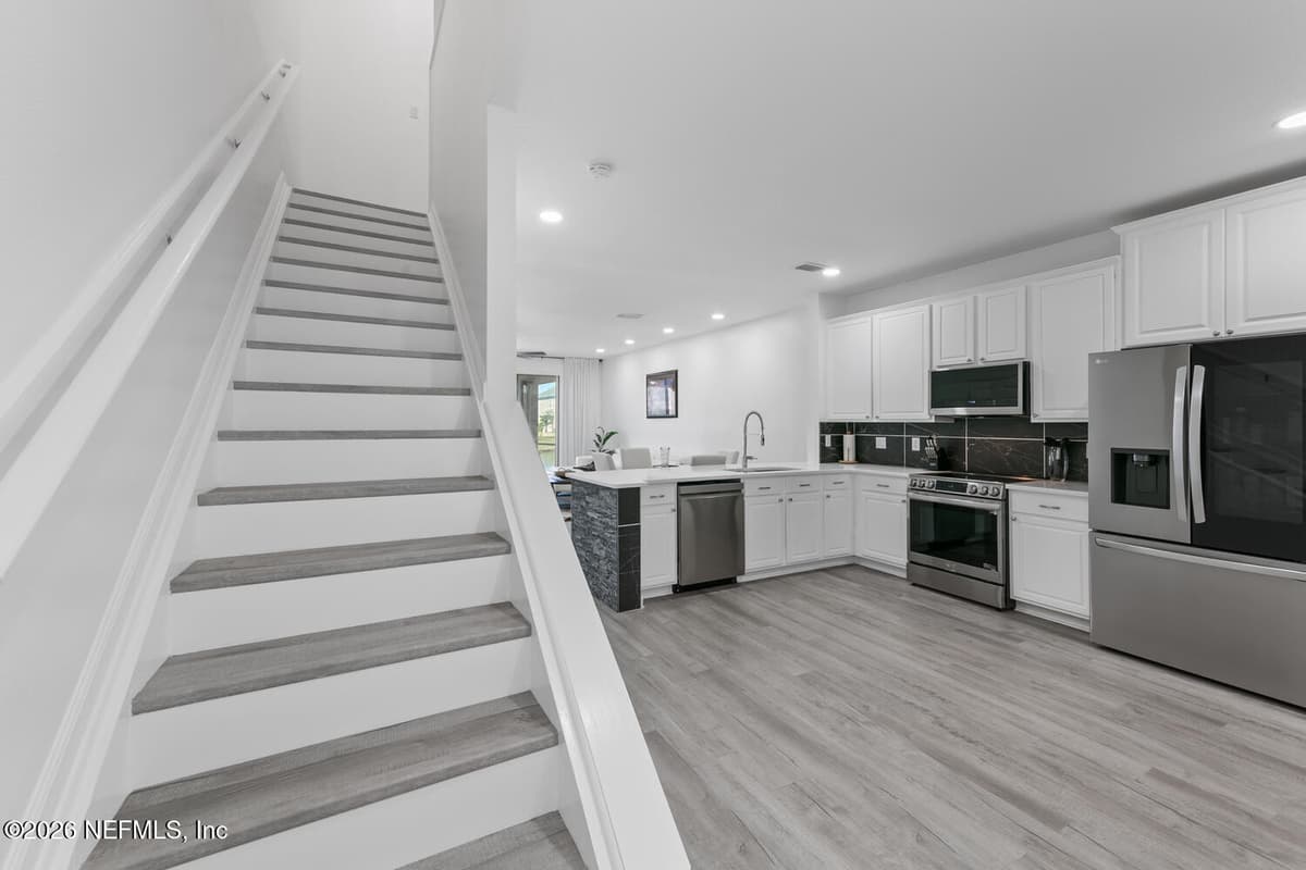 4220 HIGHWOOD Drive, Jacksonville, FL 32216 3