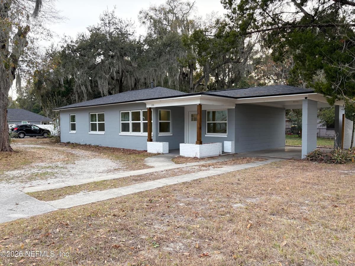 100 HUSSON Avenue, Palatka, FL 32177 2