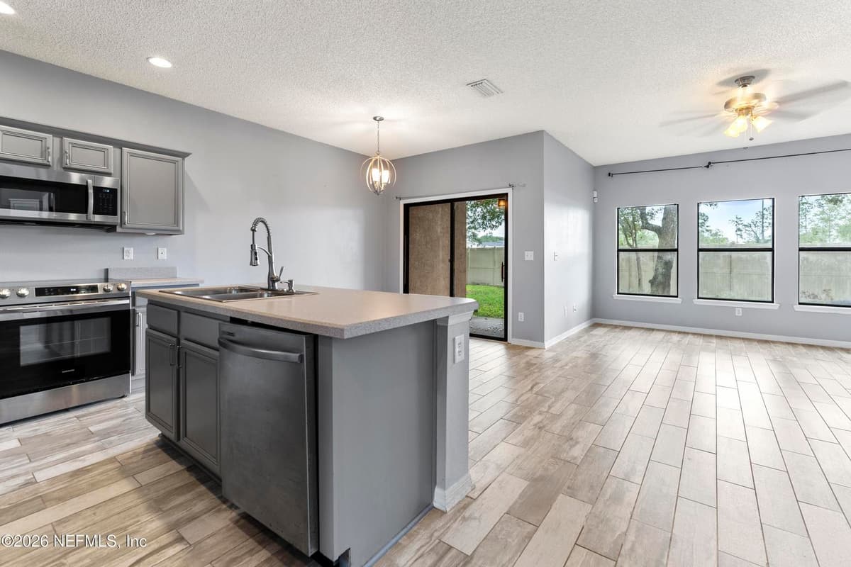 5223 BRIGHTON PARK Lane, Jacksonville, FL 32210 2
