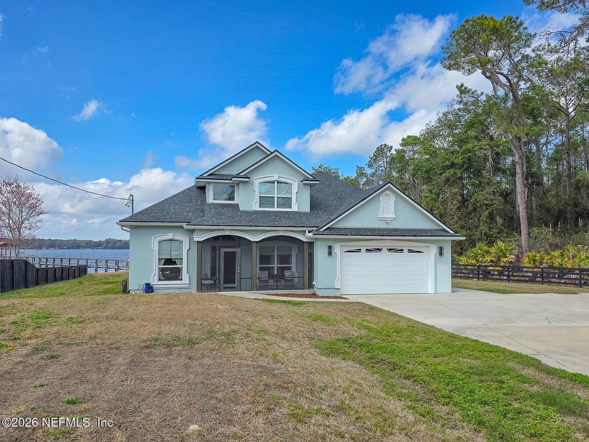 108 MAPLE Terrace, Florahome, FL 32140 3