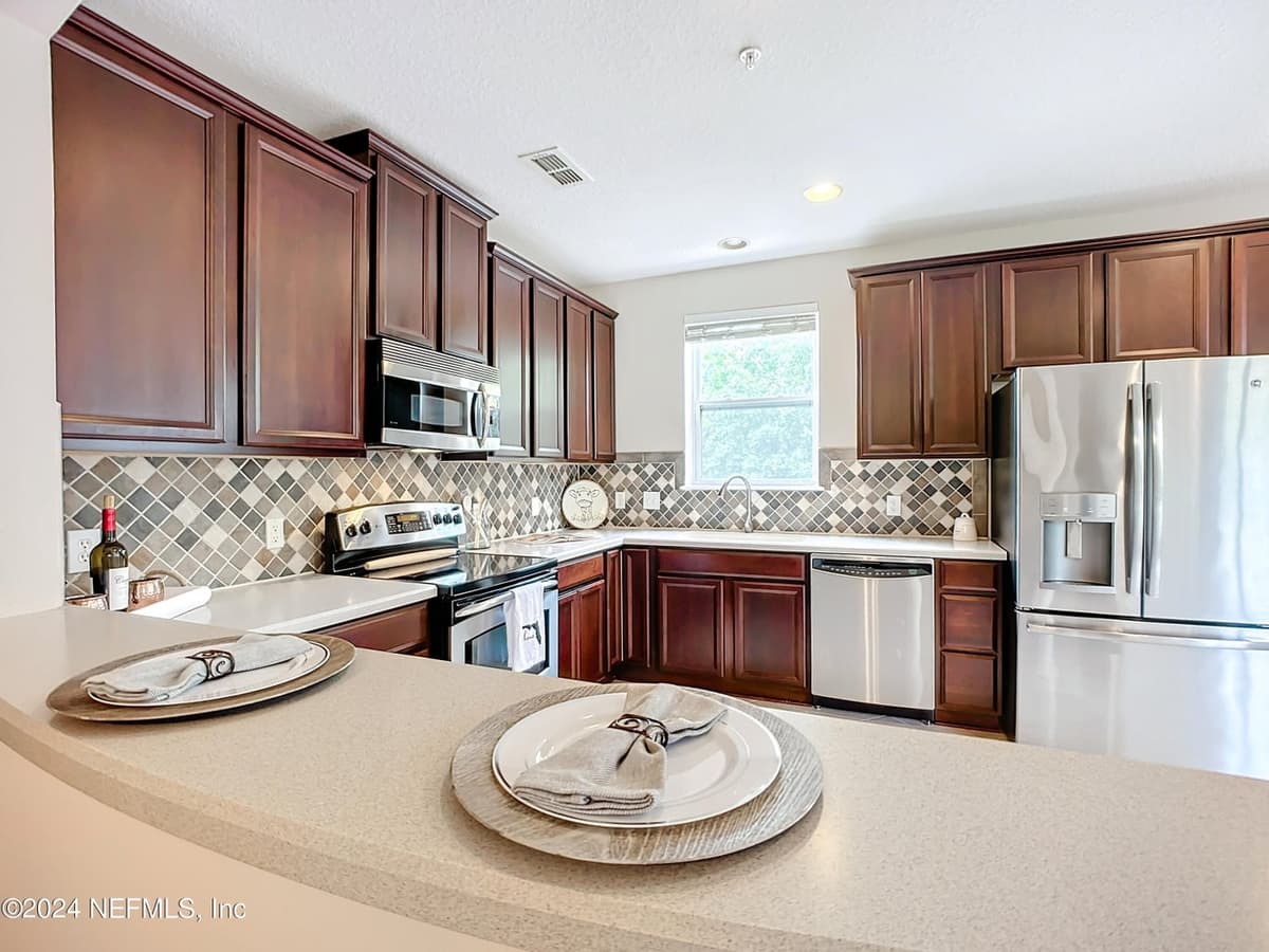 4480 DEERWOOD LAKE Parkway 621, Jacksonville, FL 32216 3