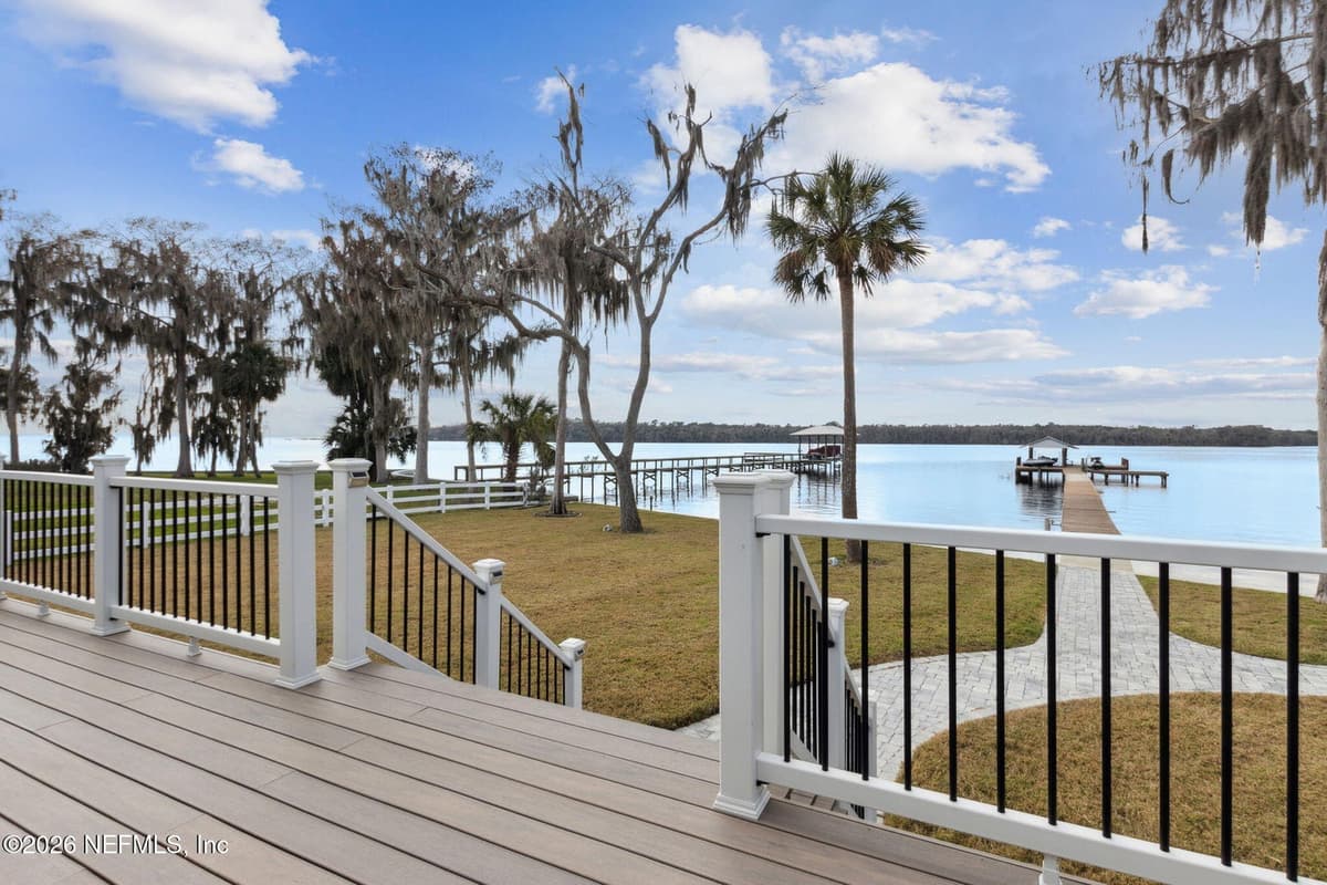 208 LAKE GEORGE POINT Drive, Georgetown, FL 32139 2