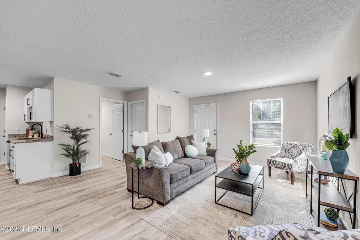 4225 MC ARTHUR Street, Jacksonville, FL 32207 3