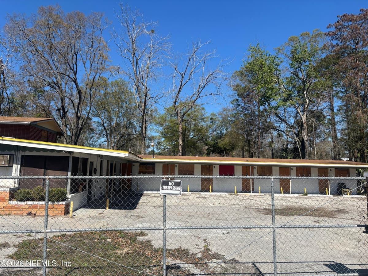 5913 MONCRIEF Road W, Jacksonville, FL 32219 2