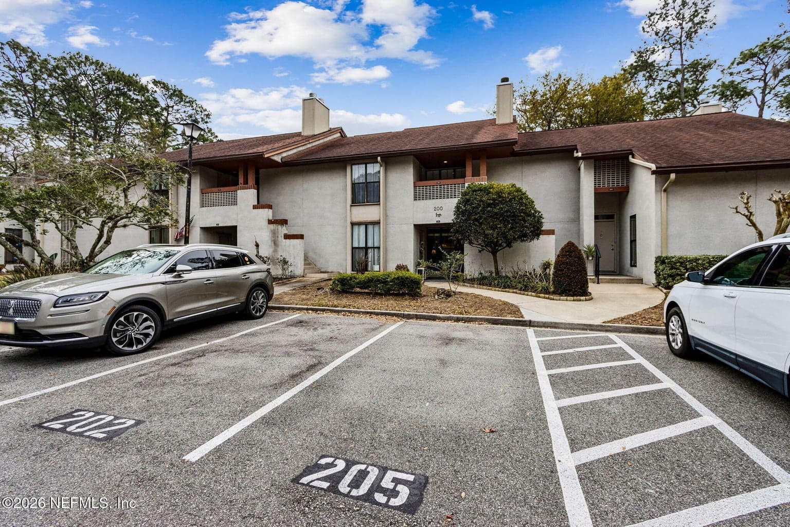 205 BRANCH WOOD Lane 205, Jacksonville, FL 32256