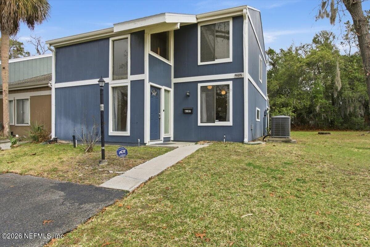 6197 LAKE LUGANO Drive 6197, Jacksonville, FL 32256