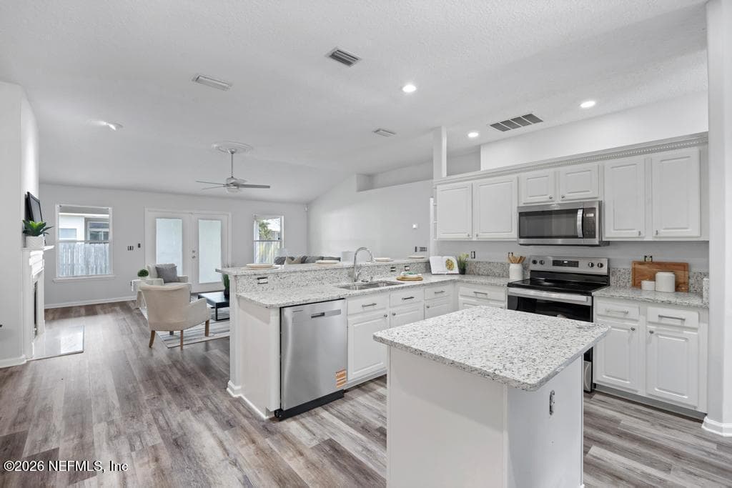 8097 LEAFCREST Drive, Jacksonville, FL 32244 3