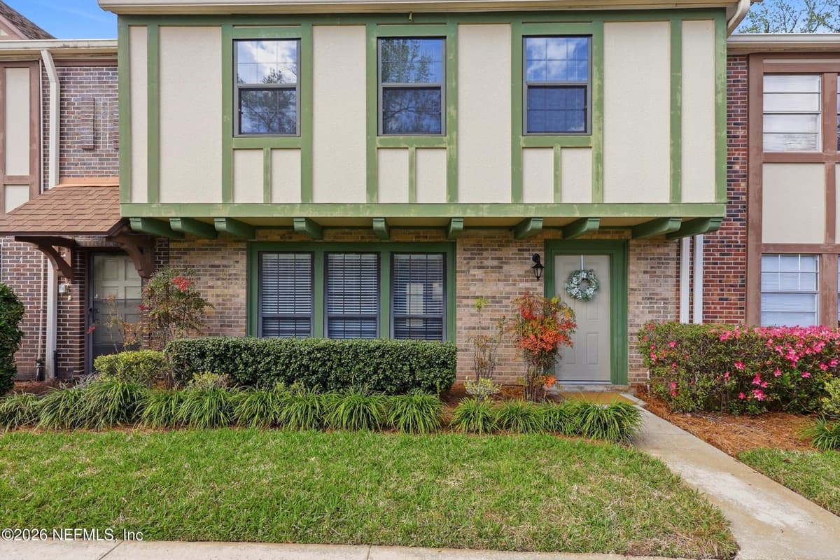 8153 SUTTON Place N, Jacksonville, FL 32217 2