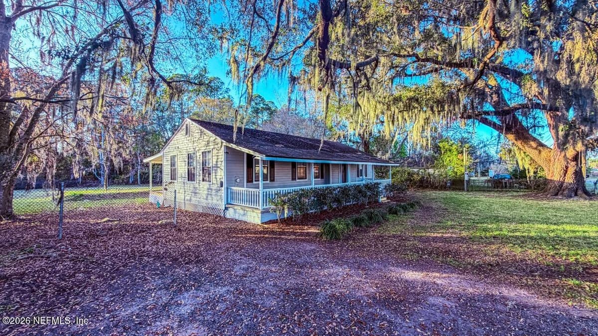 13828 WOODLAND Drive, Jacksonville, FL 32218 2