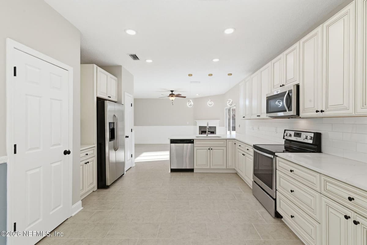 13983 SUMMER BREEZE Drive, Jacksonville, FL 32218 2