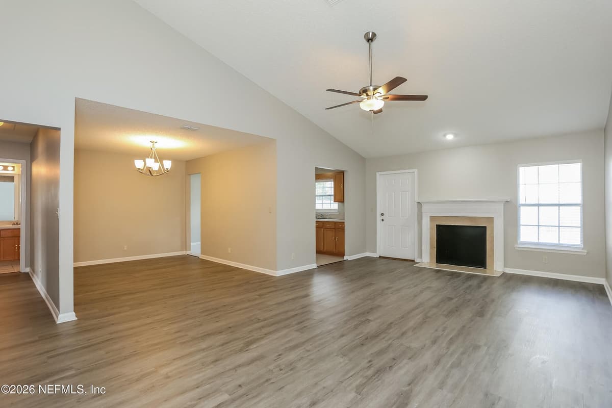 12635 ASHGLEN Drive N, Jacksonville, FL 32224 2
