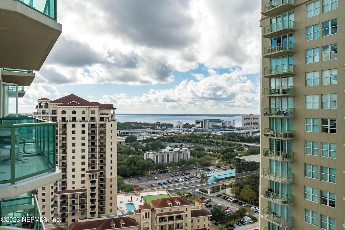 1431 RIVERPLACE Boulevard 2104, Jacksonville, FL 32207 3
