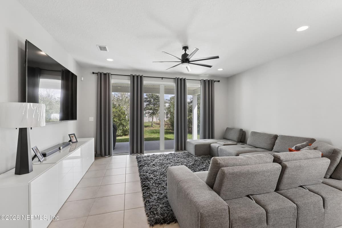 9393 SCAUP Way, Jacksonville, FL 32218 3
