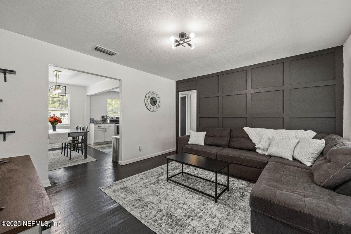 6584 LARNE Avenue, Jacksonville, FL 32244