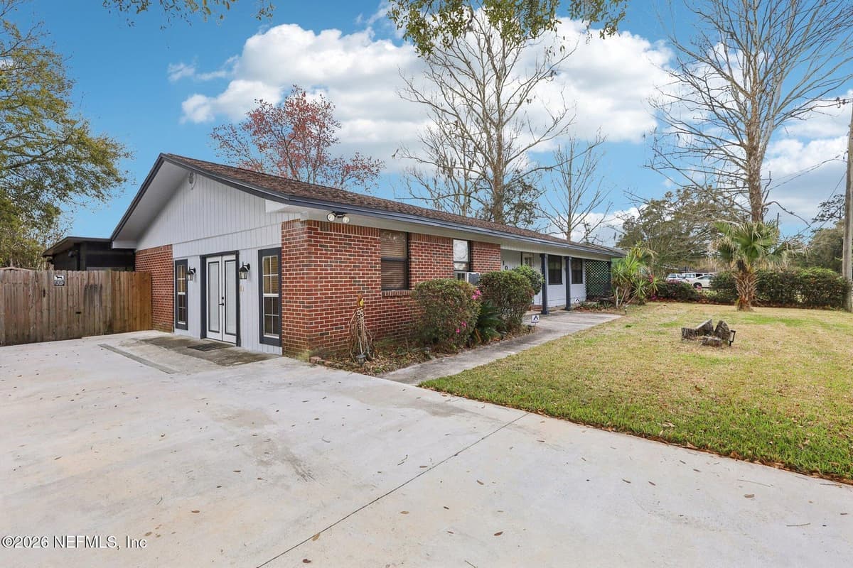 10761 PINHOLSTER Road, Jacksonville, FL 32218 2