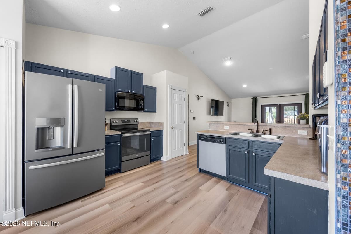 3808 FALCON CREST Drive, Green Cove Springs, FL 32043 2