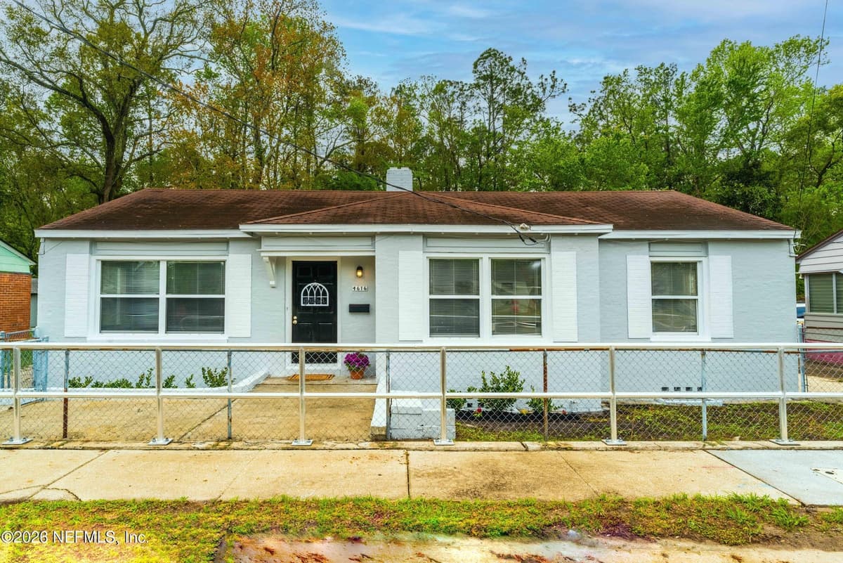 4616 TIMUQUANA Road, Jacksonville, FL 32210 2