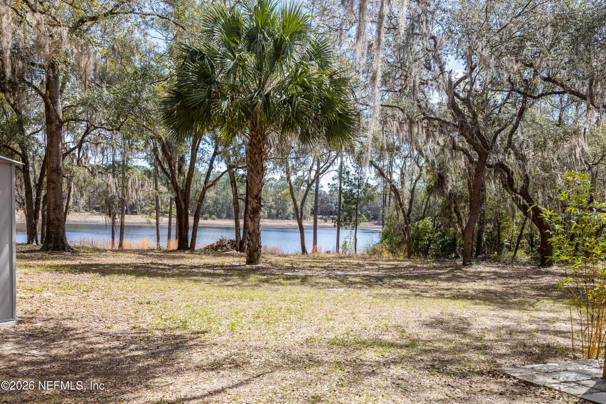 167 W STRICKLAND Road, Interlachen, FL 32148 2